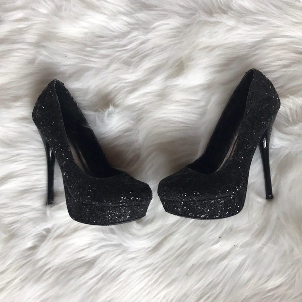 Black lace platform heel